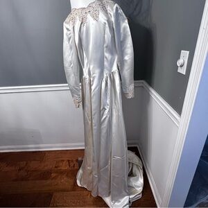 Antique Lace Satin Buttons Wedding Dress XXS 1920s 4 ft Train